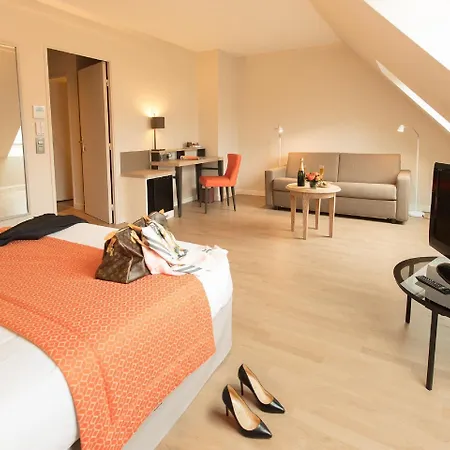 Отель Montbriand - Ancien Alixia Антони